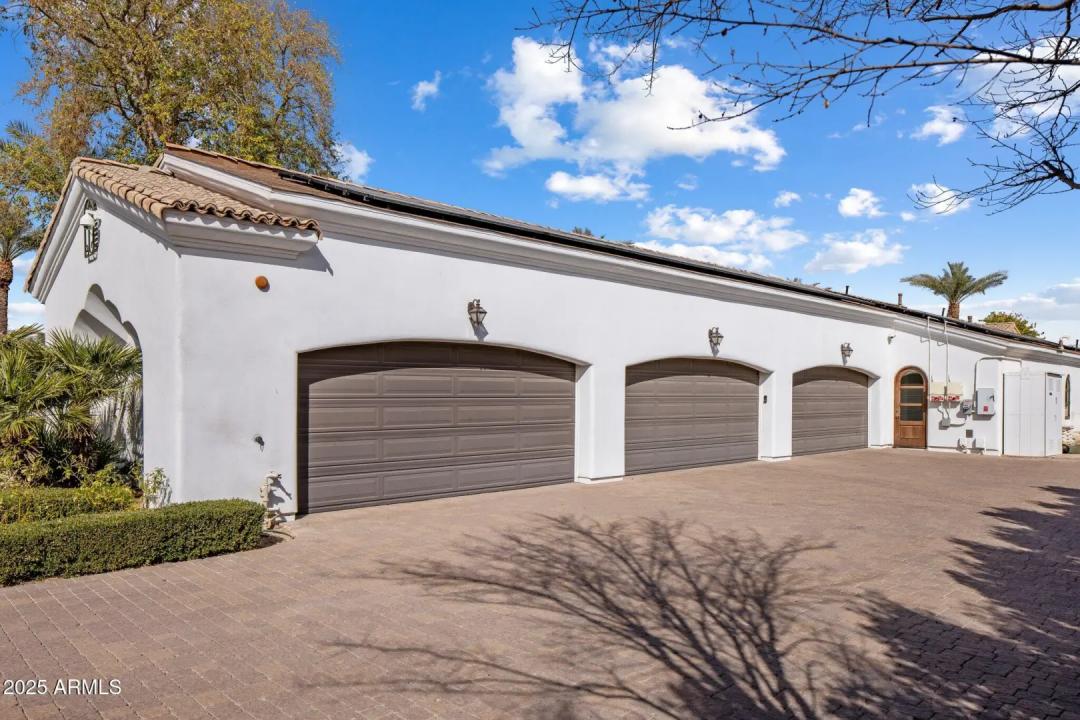 Real Estate Picture 15