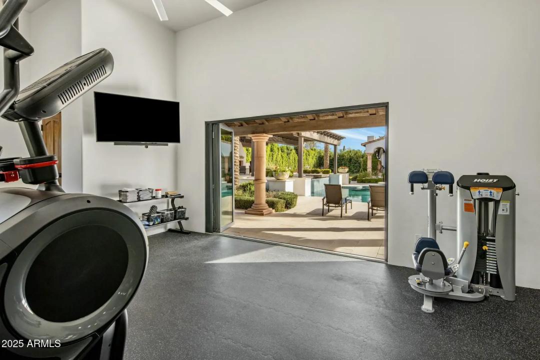 Real Estate Picture 24