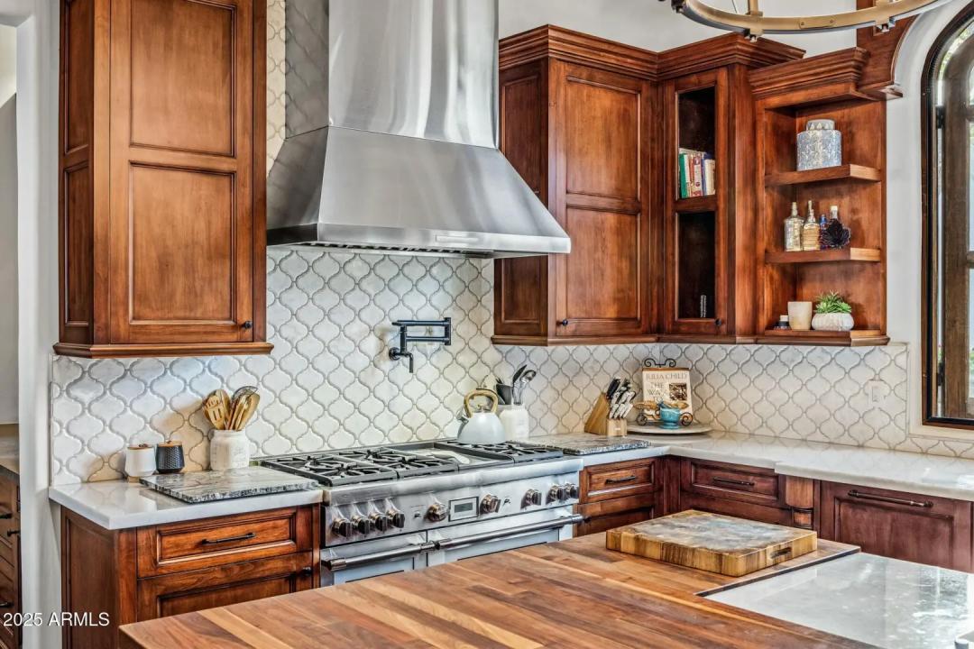 Real Estate Picture 50