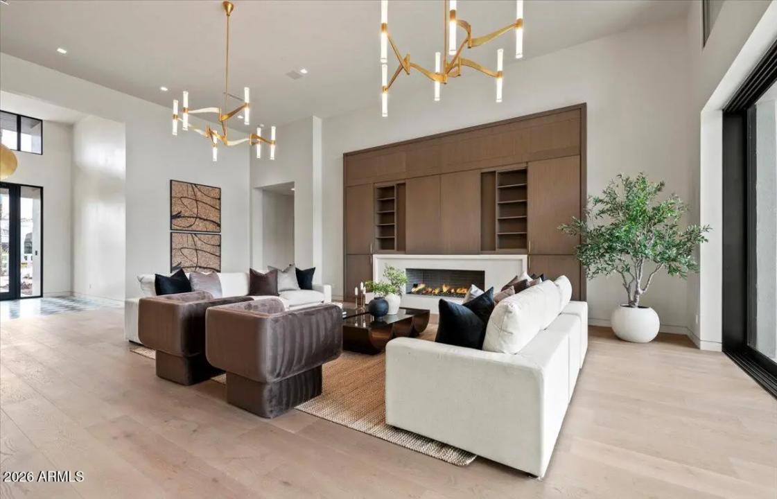 Real Estate Picture 8