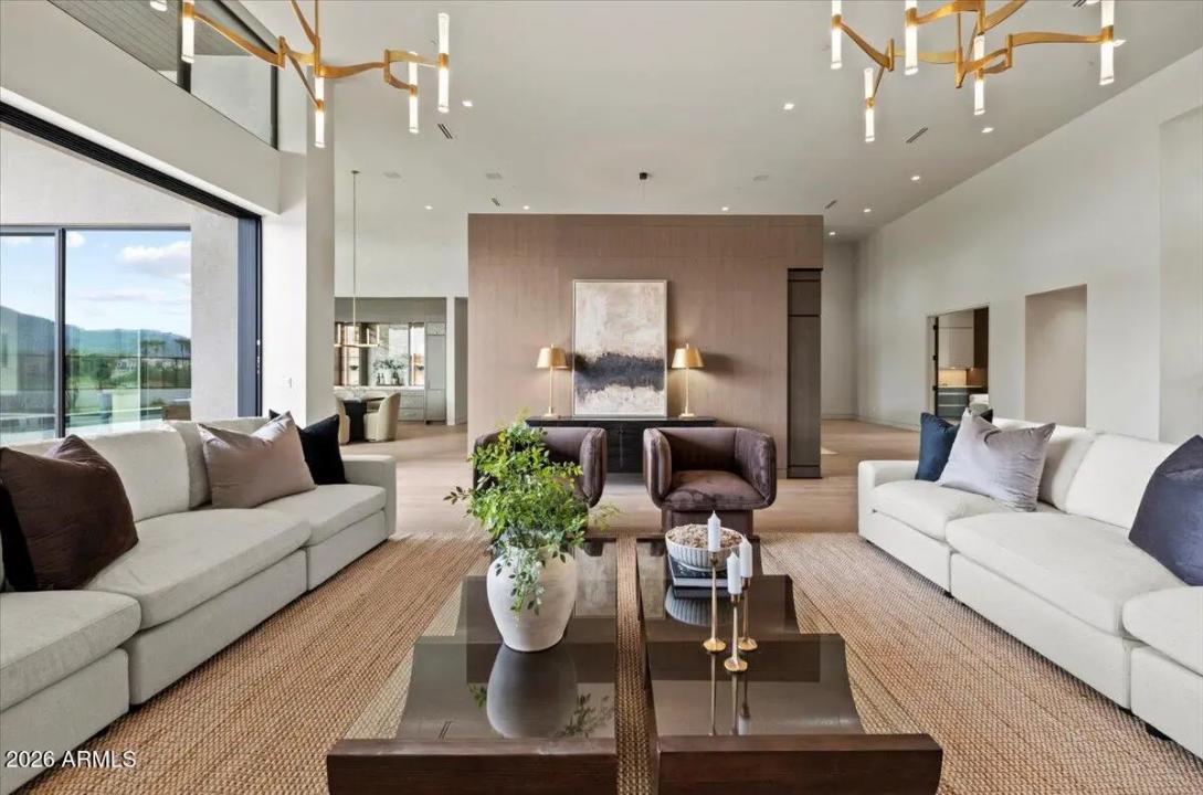 Real Estate Picture 12