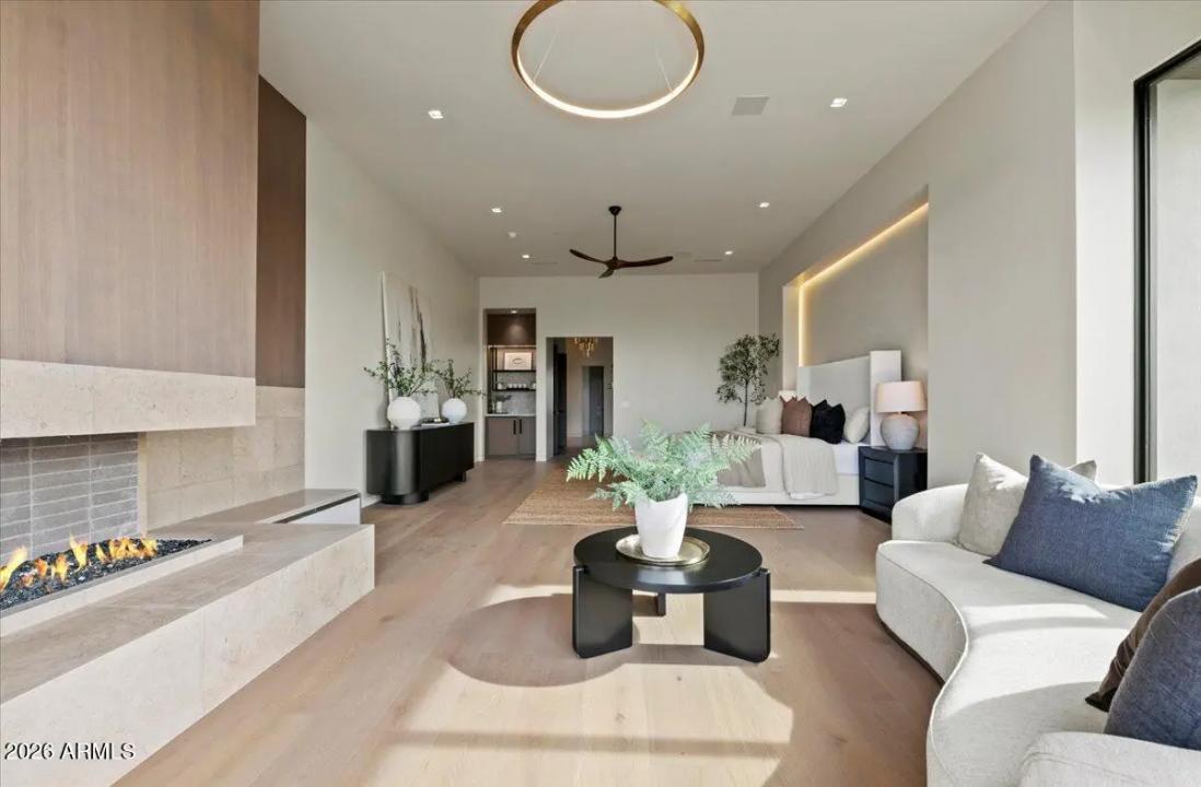 Real Estate Picture 22