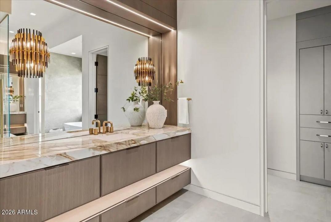 Real Estate Picture 33