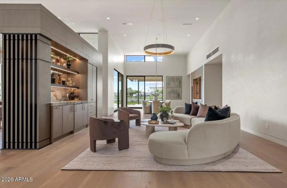 Real Estate Picture 43