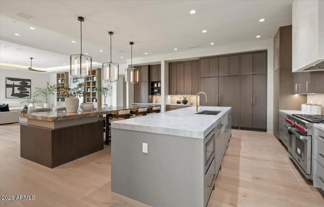 Real Estate Picture 50