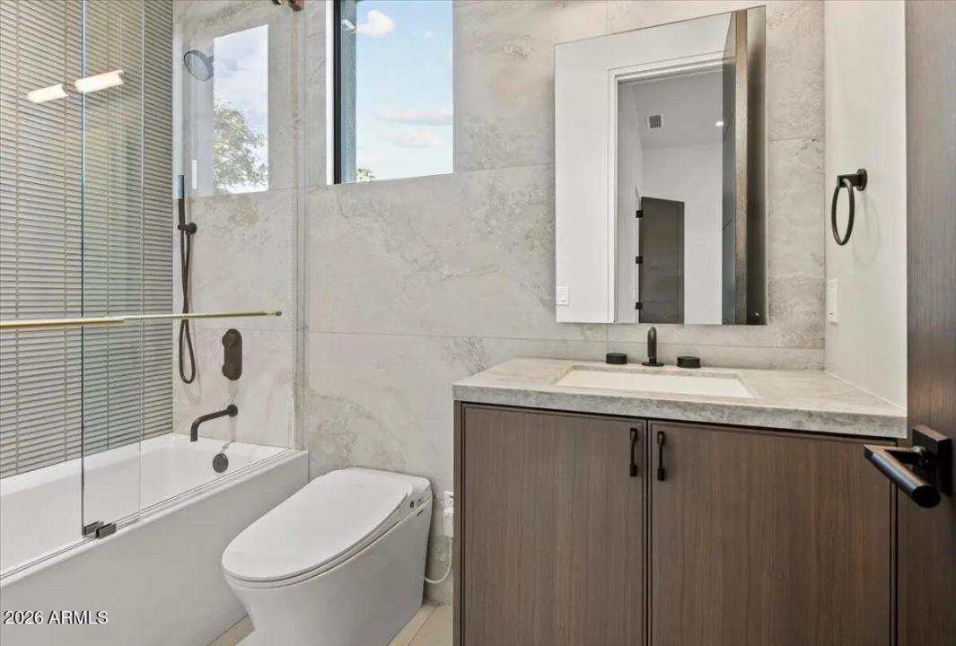 Real Estate Picture 72