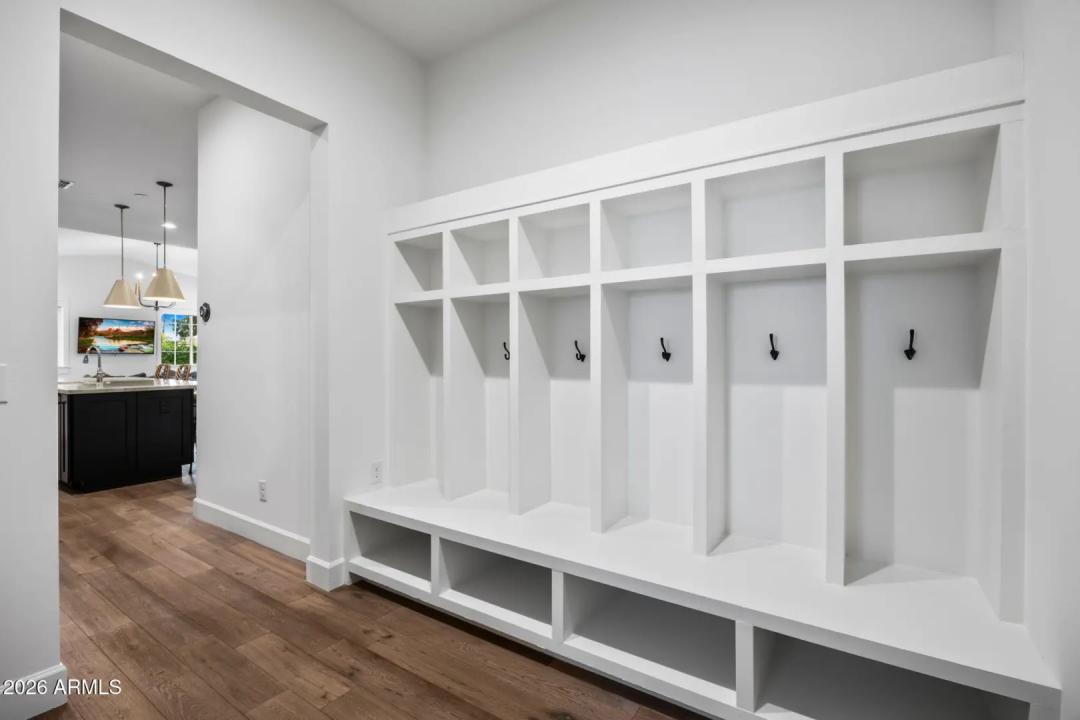 Real Estate Picture 33