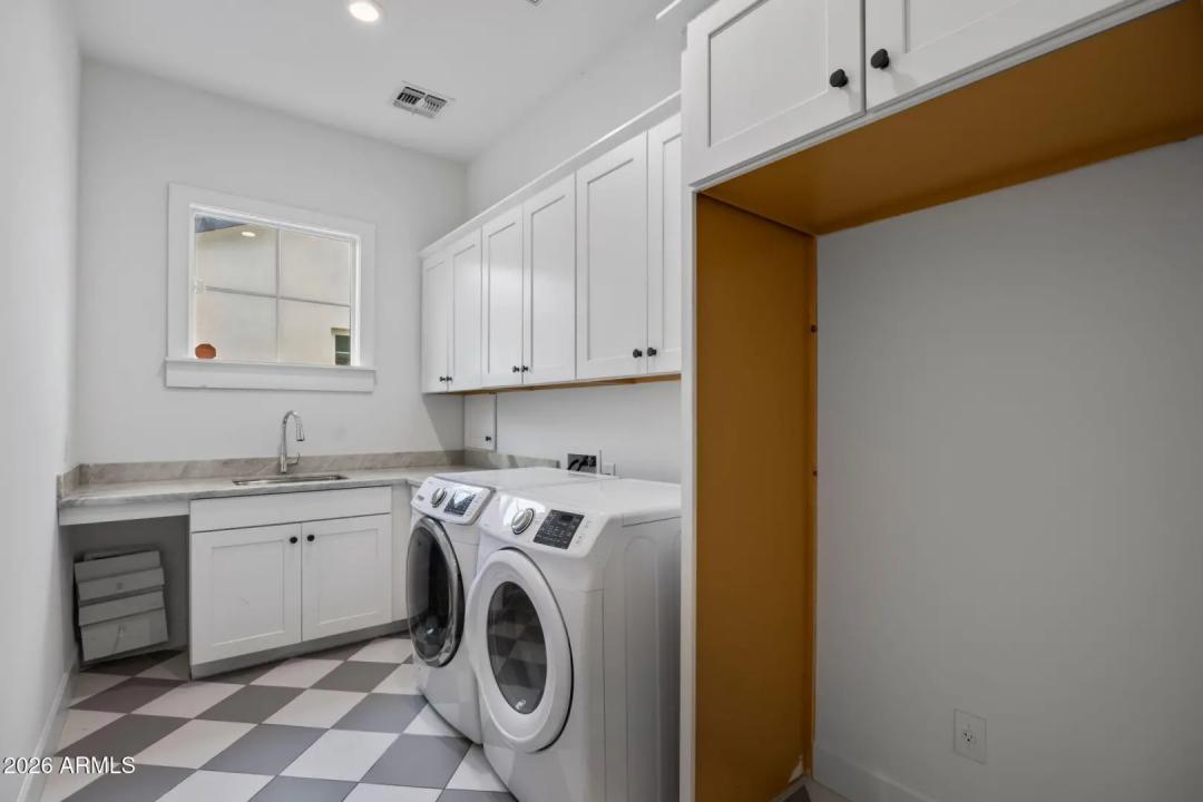 Real Estate Picture 32