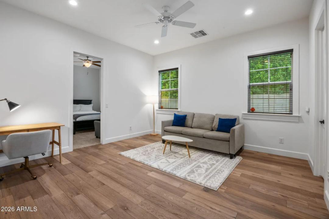 Real Estate Picture 24