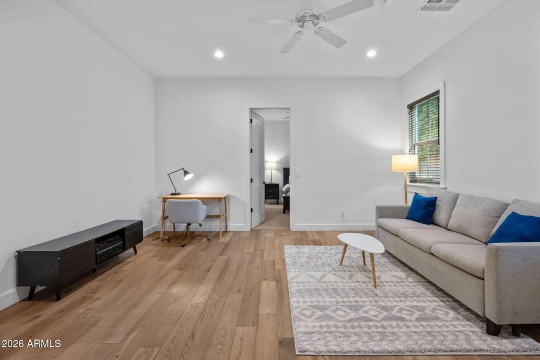 Real Estate Picture 23