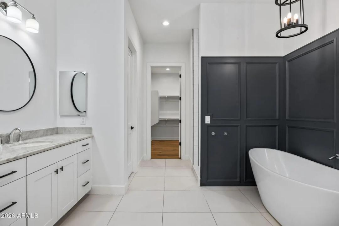 Real Estate Picture 19