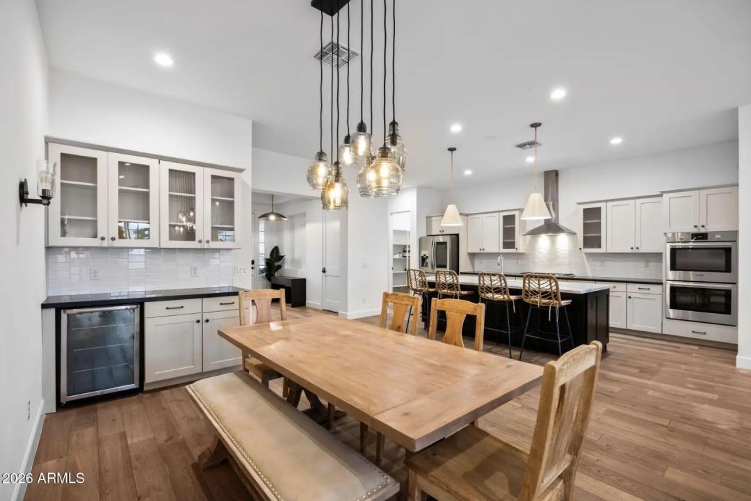 Real Estate Picture 11