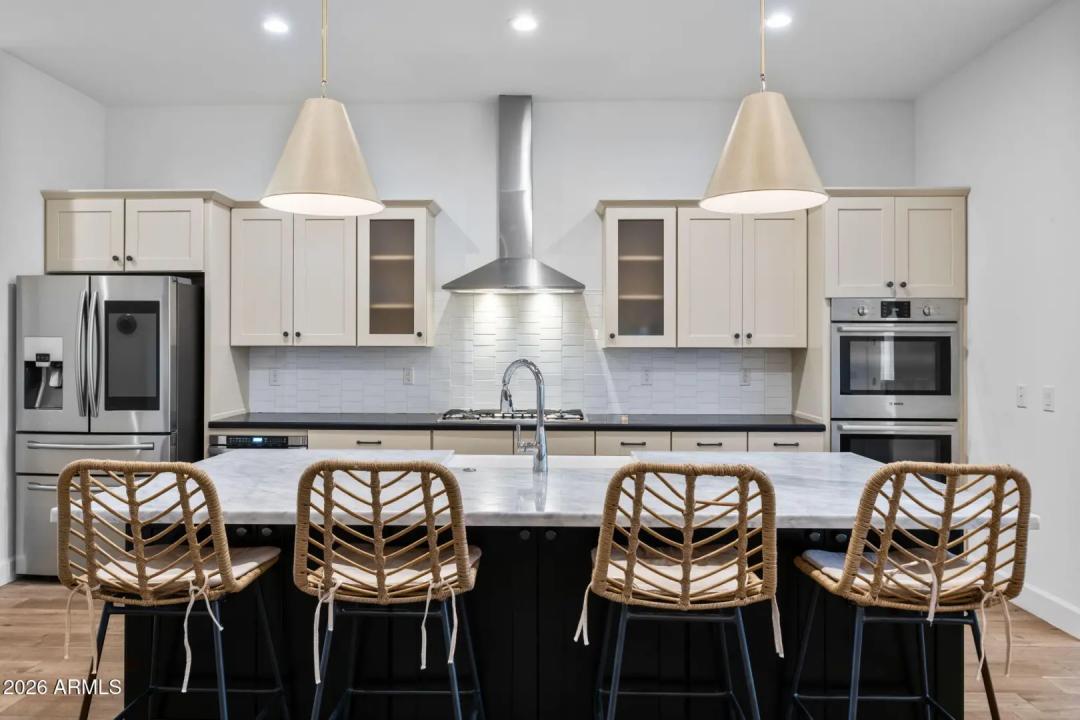 Real Estate Picture 5