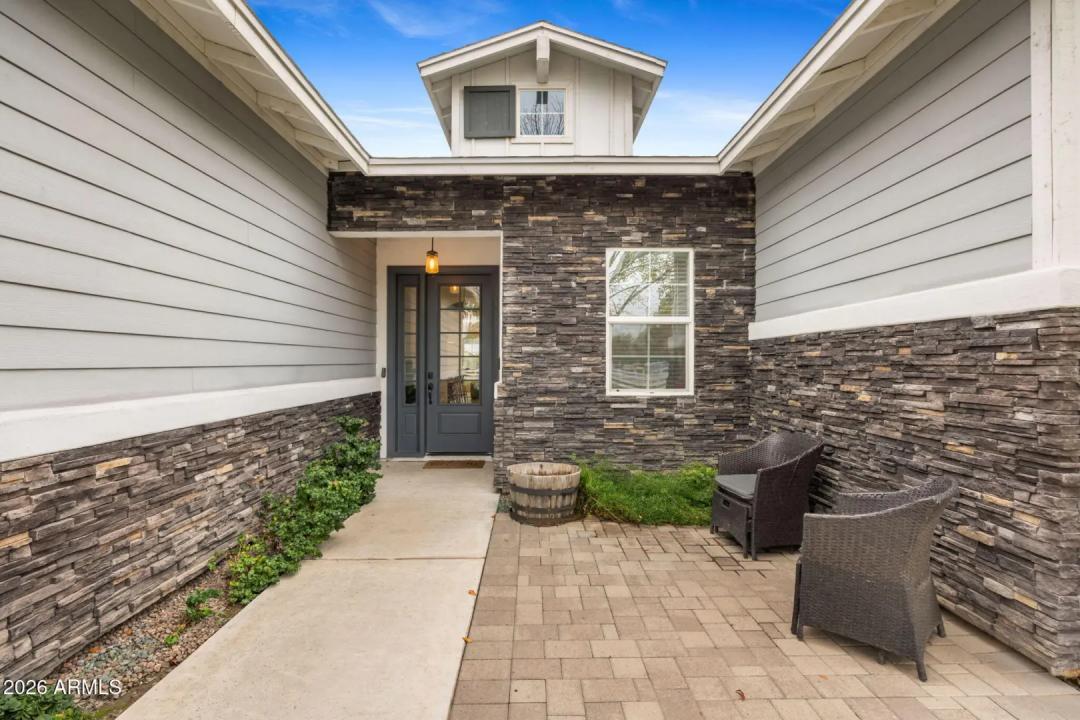 Real Estate Picture 3