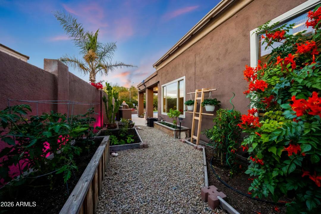 Real Estate Picture 14