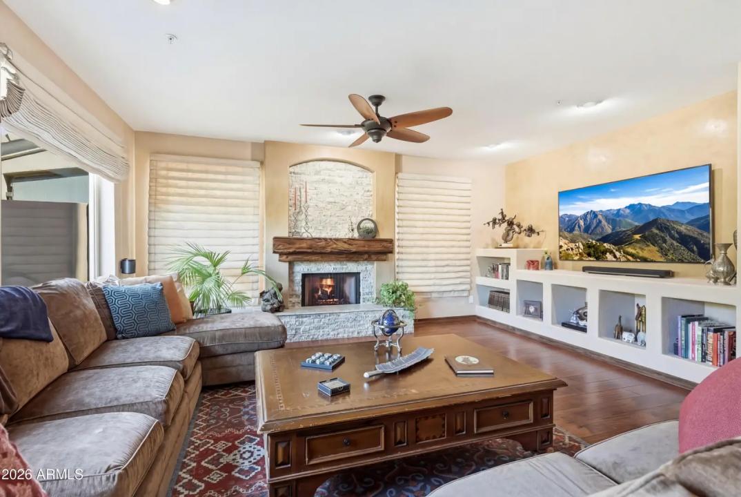 Real Estate Picture 12