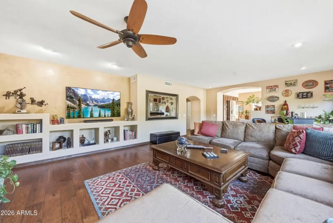 Real Estate Picture 13