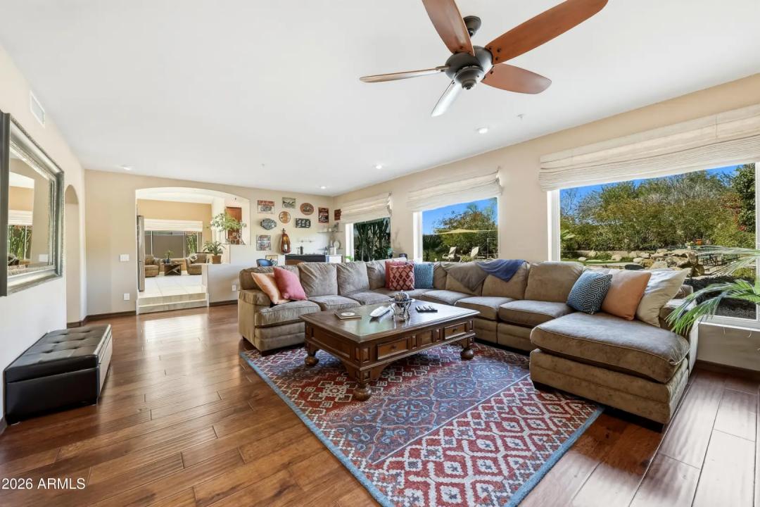 Real Estate Picture 14