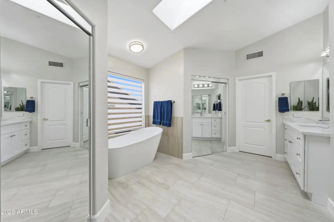 Real Estate Picture 23