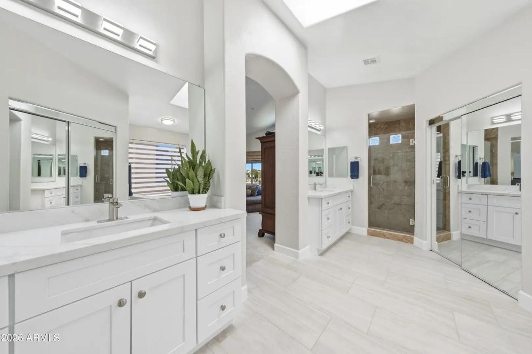 Real Estate Picture 24