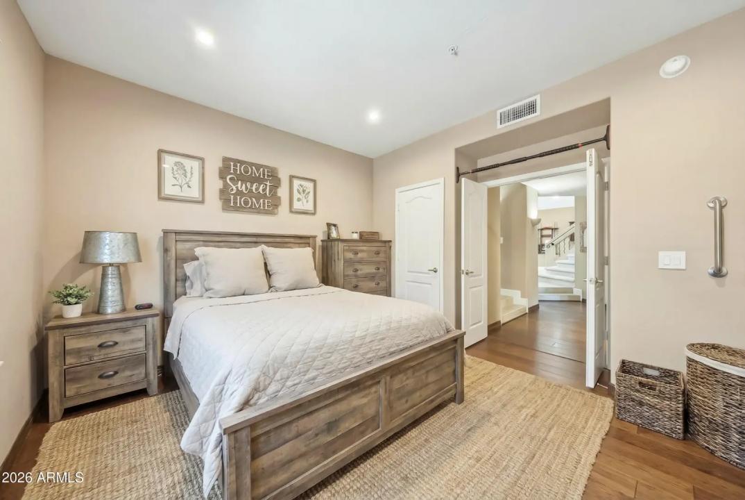 Real Estate Picture 32