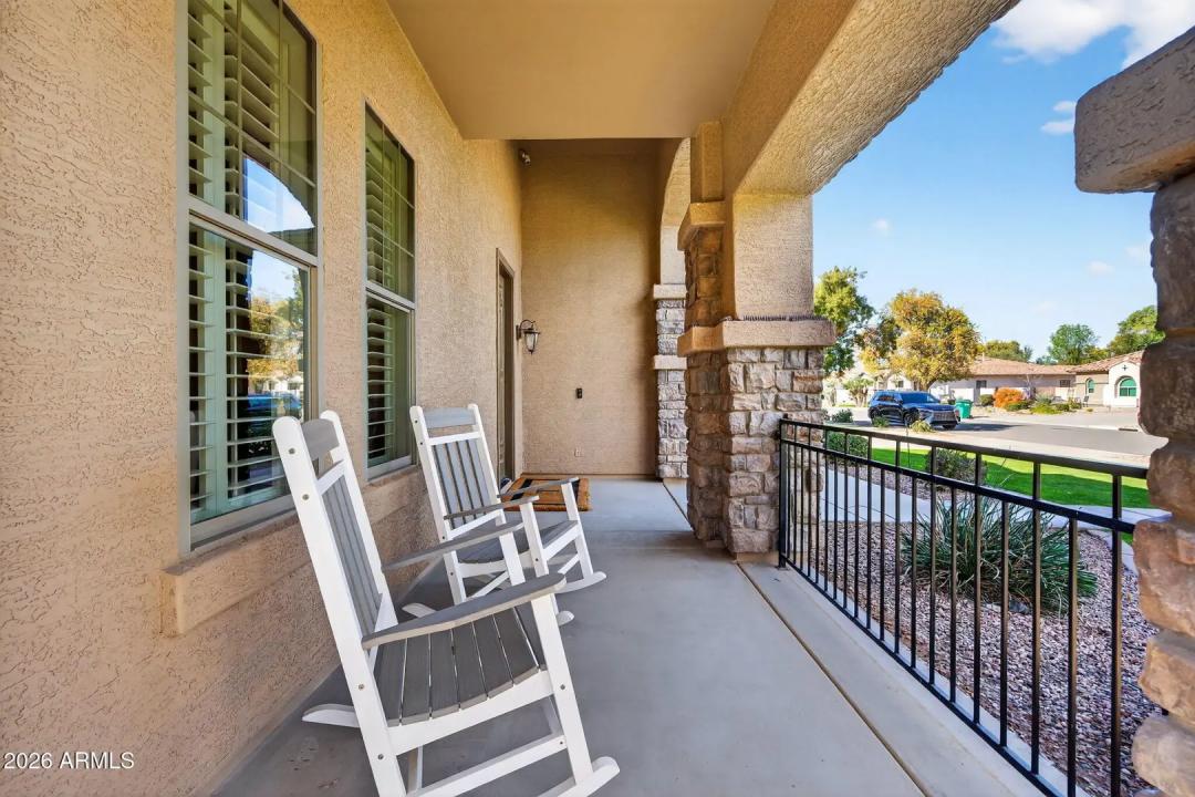 Real Estate Picture 3