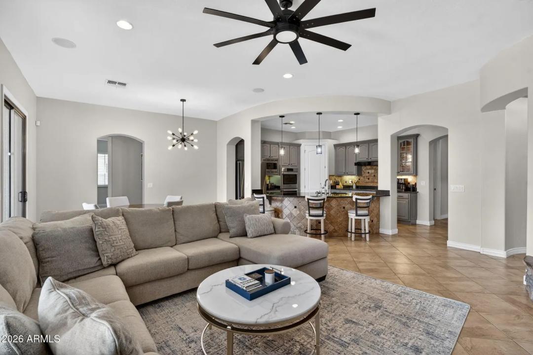 Real Estate Picture 5