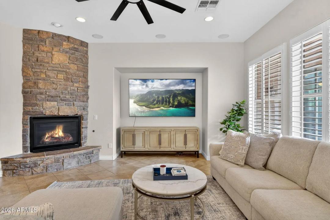 Real Estate Picture 6