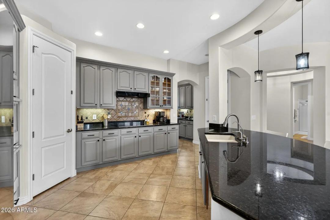 Real Estate Picture 10