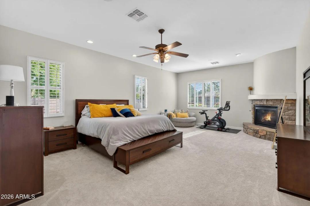 Real Estate Picture 16