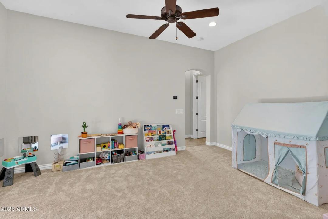 Real Estate Picture 24