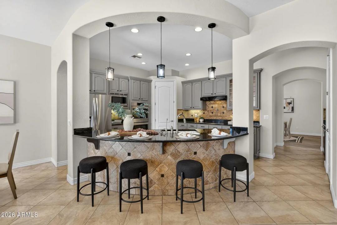 Real Estate Picture 8