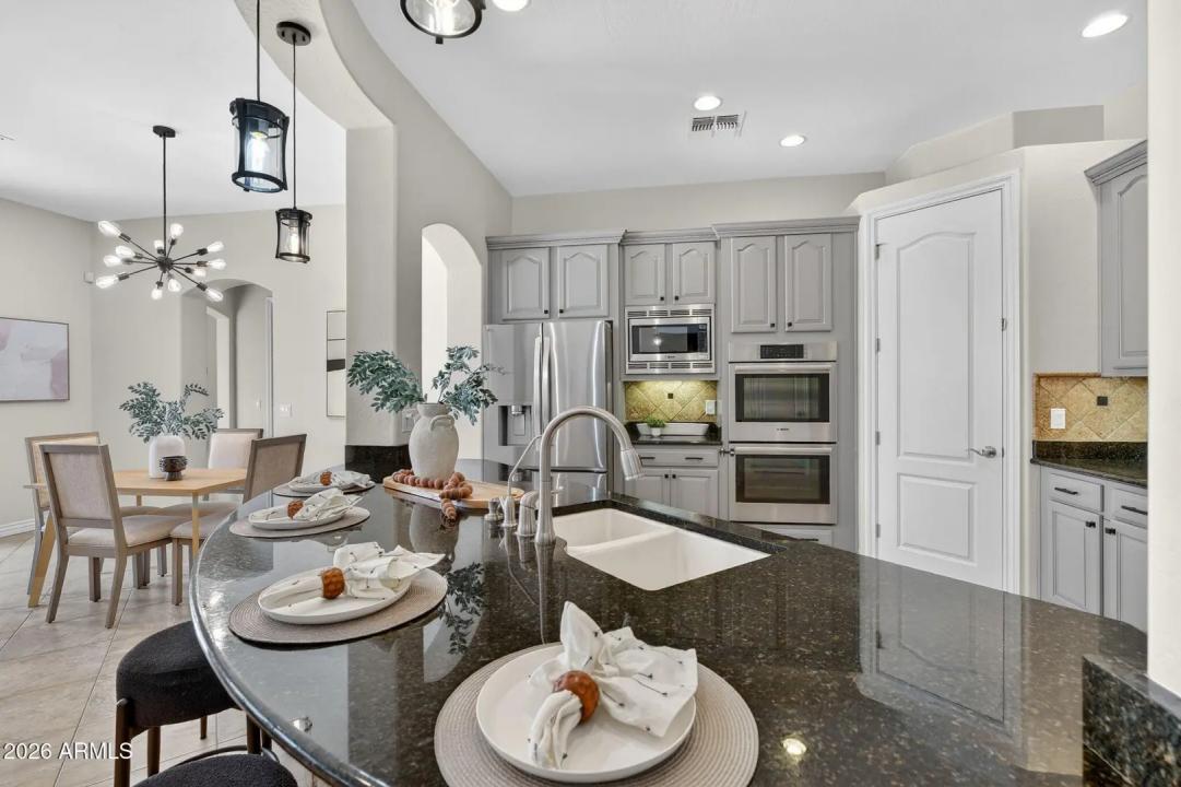 Real Estate Picture 10