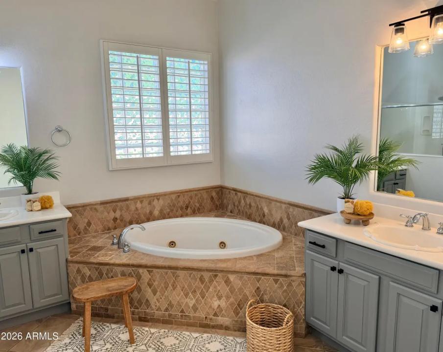 Real Estate Picture 23