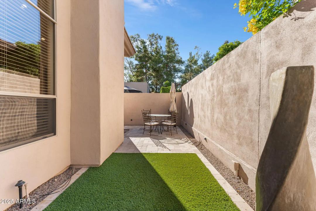 Real Estate Picture 5