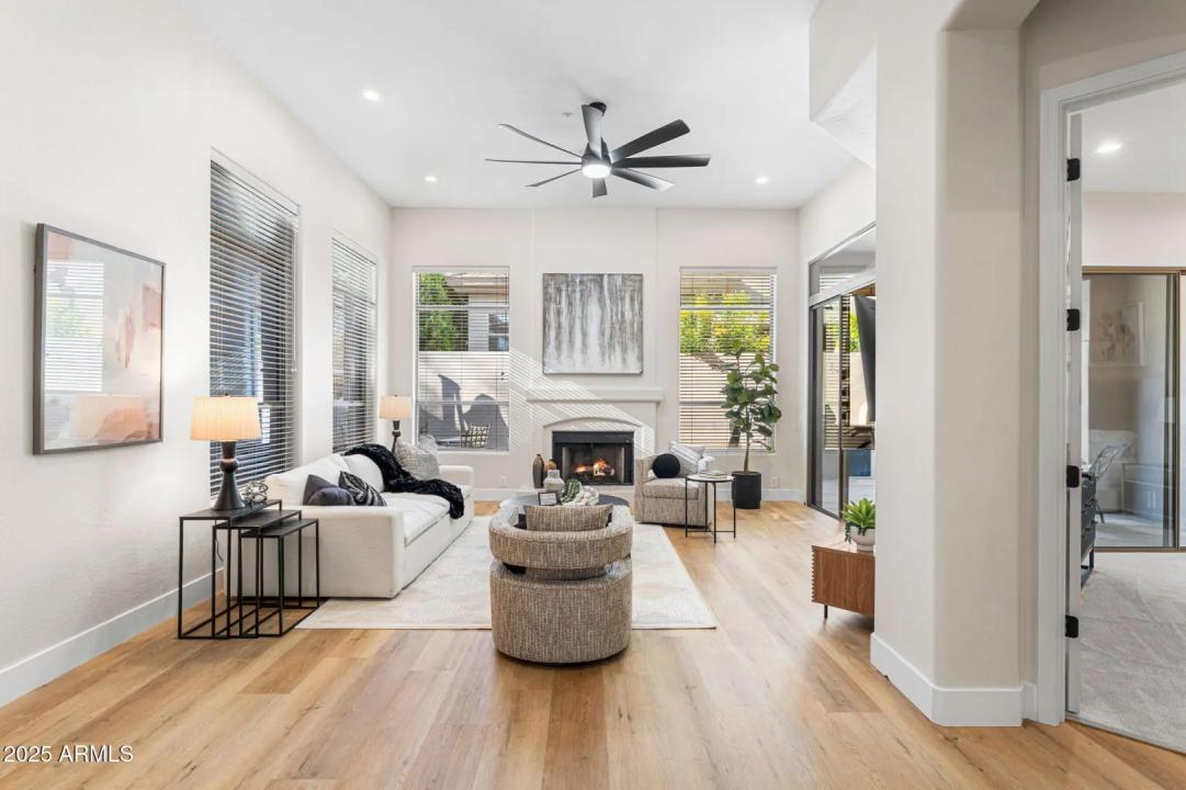 Real Estate Picture 12