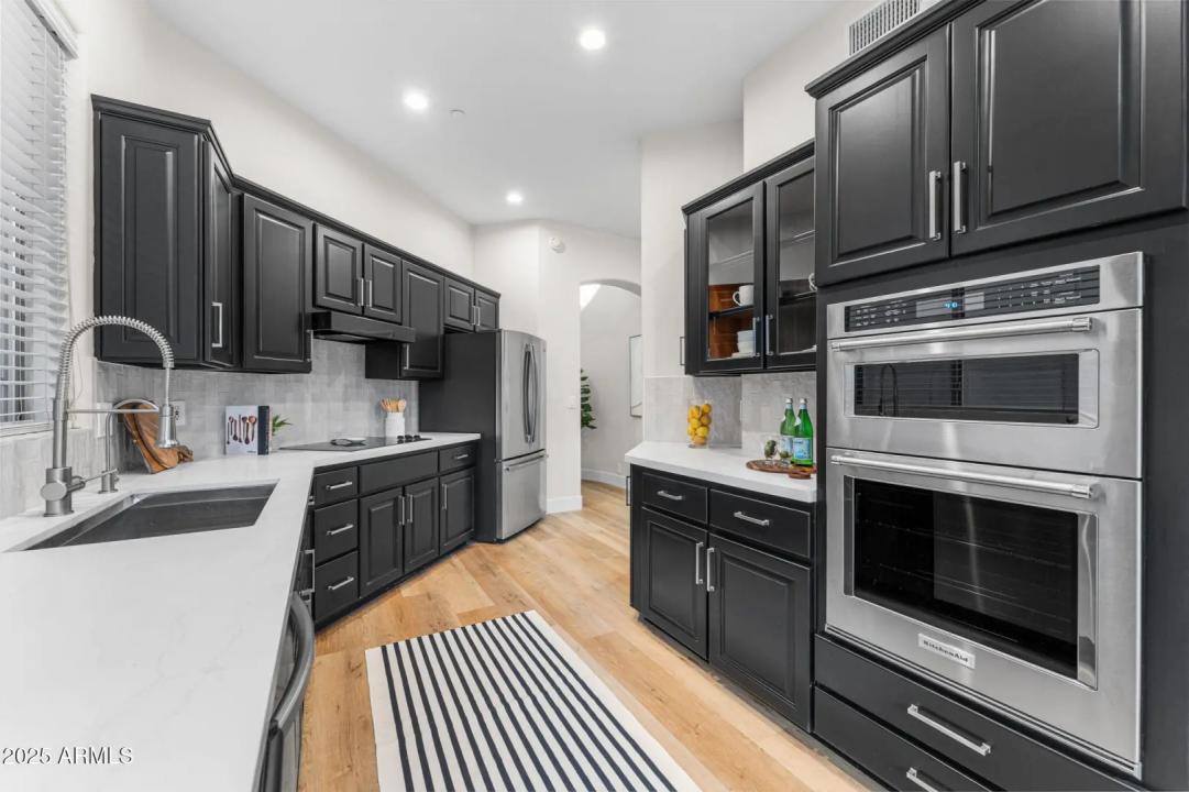 Real Estate Picture 14