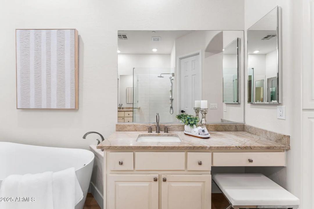 Real Estate Picture 22