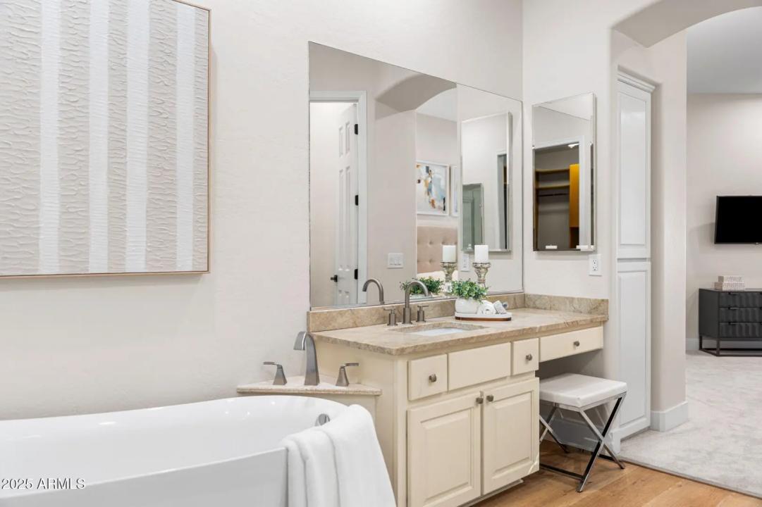 Real Estate Picture 23