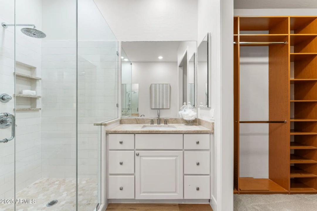 Real Estate Picture 24