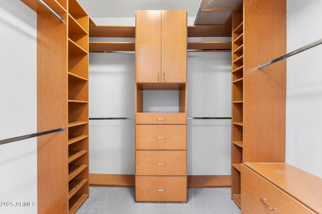 Real Estate Picture 25