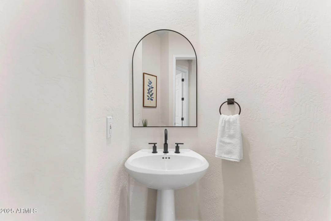 Real Estate Picture 28