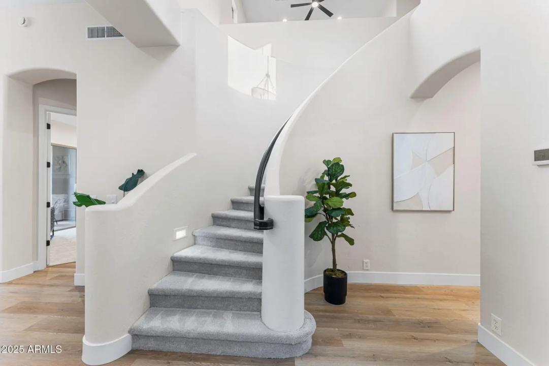 Real Estate Picture 30