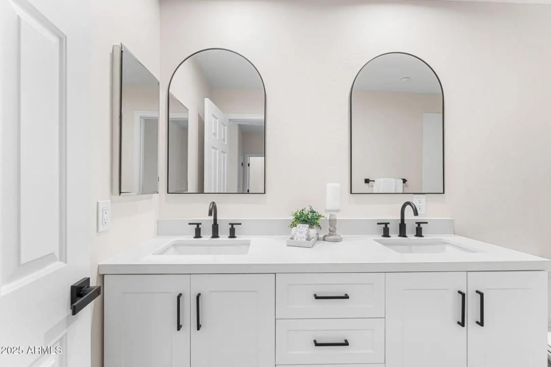 Real Estate Picture 33