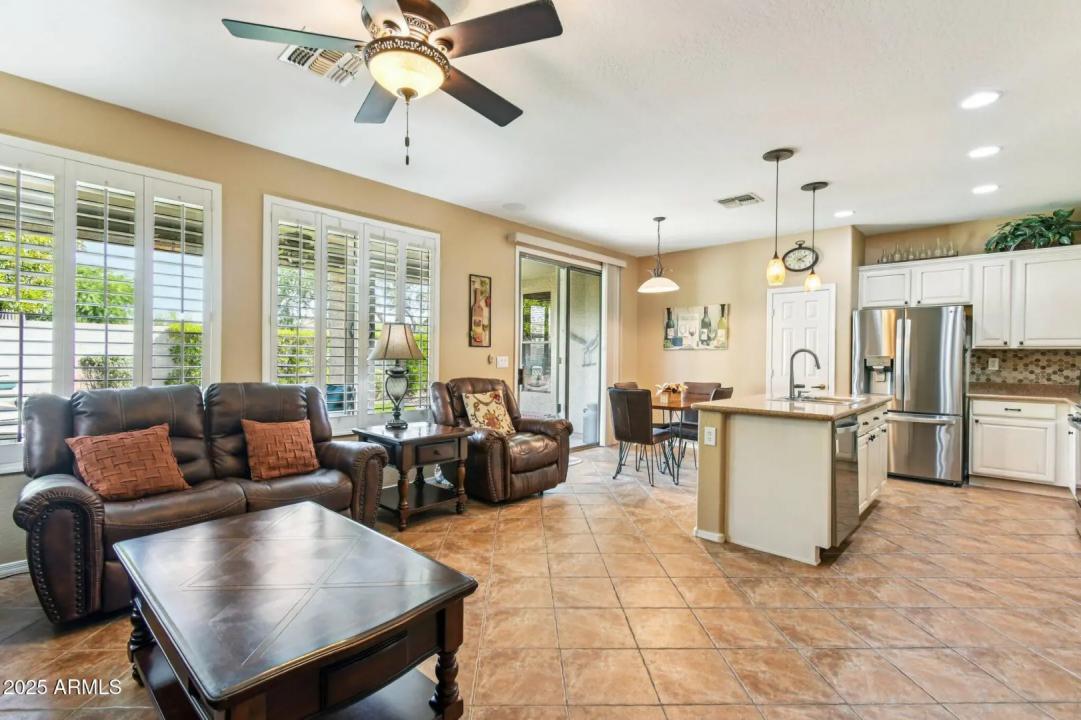 Real Estate Picture 5