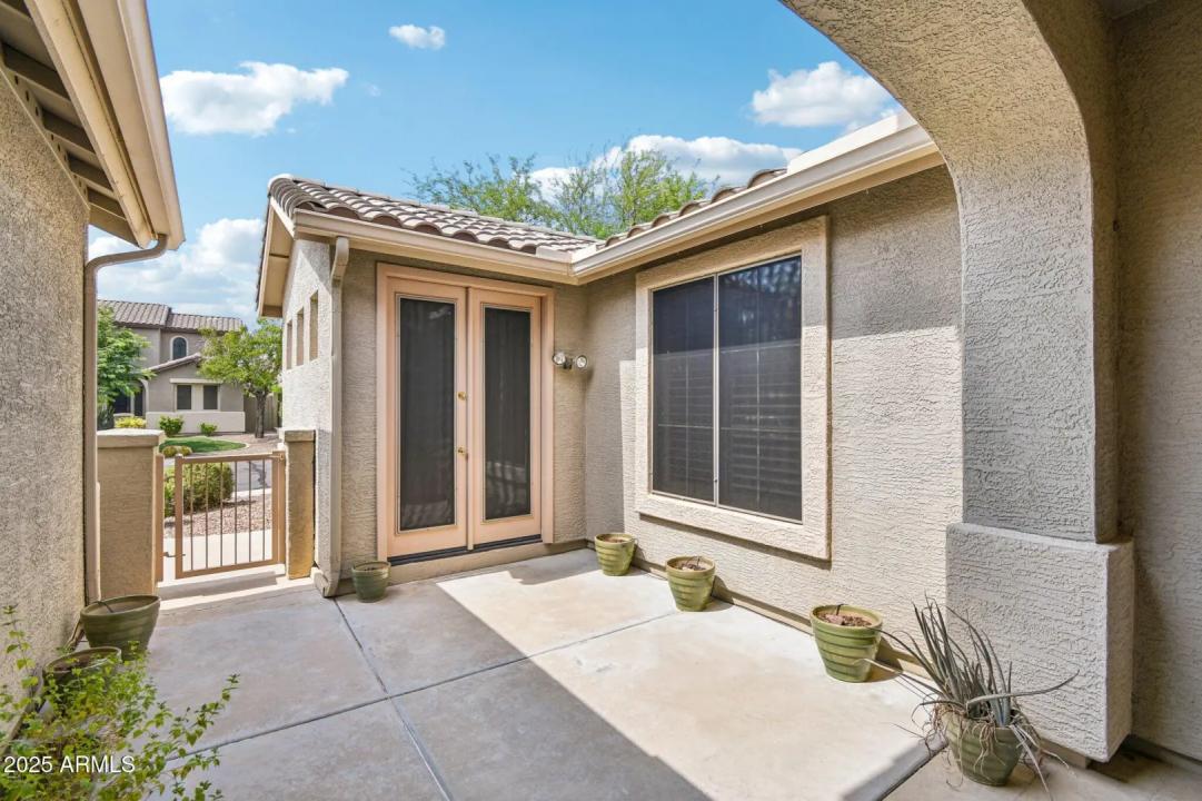 Real Estate Picture 18