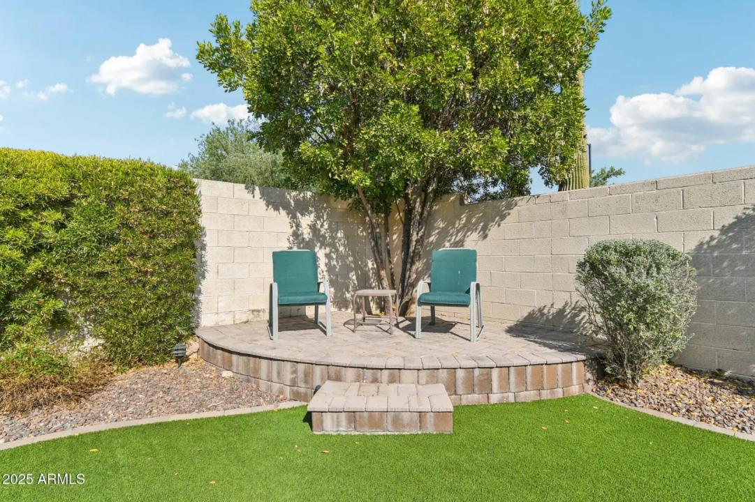 Real Estate Picture 22