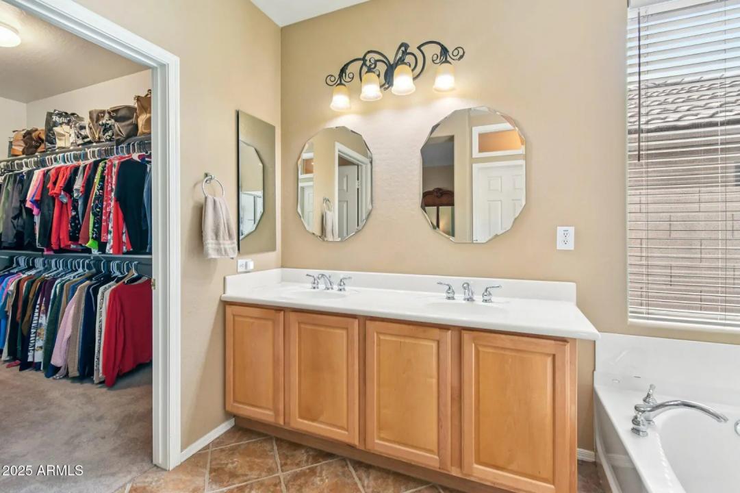 Real Estate Picture 26