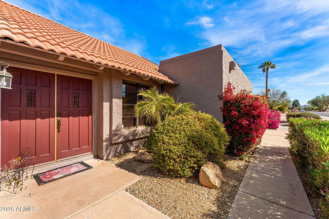 Real Estate Picture 4