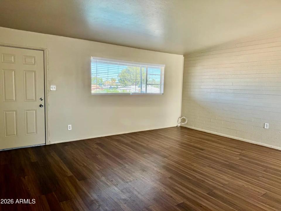 Real Estate Picture 5